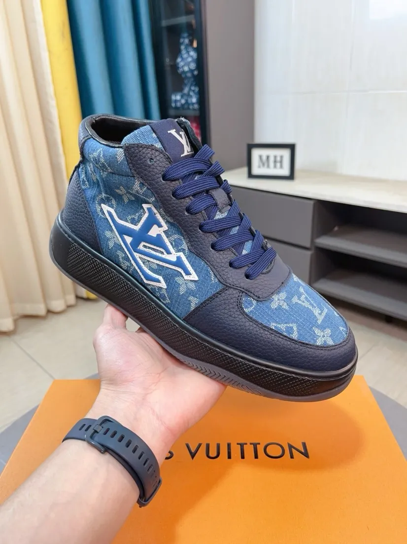 Men's shoes 💰438🌹🌹【LOUIS VUITTON】Same style on Louis Vuitton* official website🚹Men's high-top casual shoes❤️Same style as popular celebrities and big names ~ Best-selling at home and abroad Lv focuses on the checkerboard series...Imported first-layer cowhide with special fabrics➕Full sheep leather lining➕Brand-specific hollow outsole💎Produced by OEM The highest version🔍🔍Number of codes: 38-44,